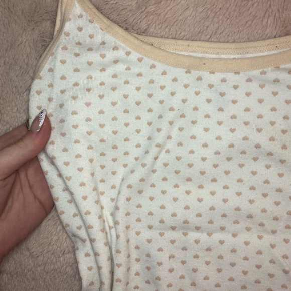 Rare brandy melville light pink and cream heart tank top - Picture 3 of 4